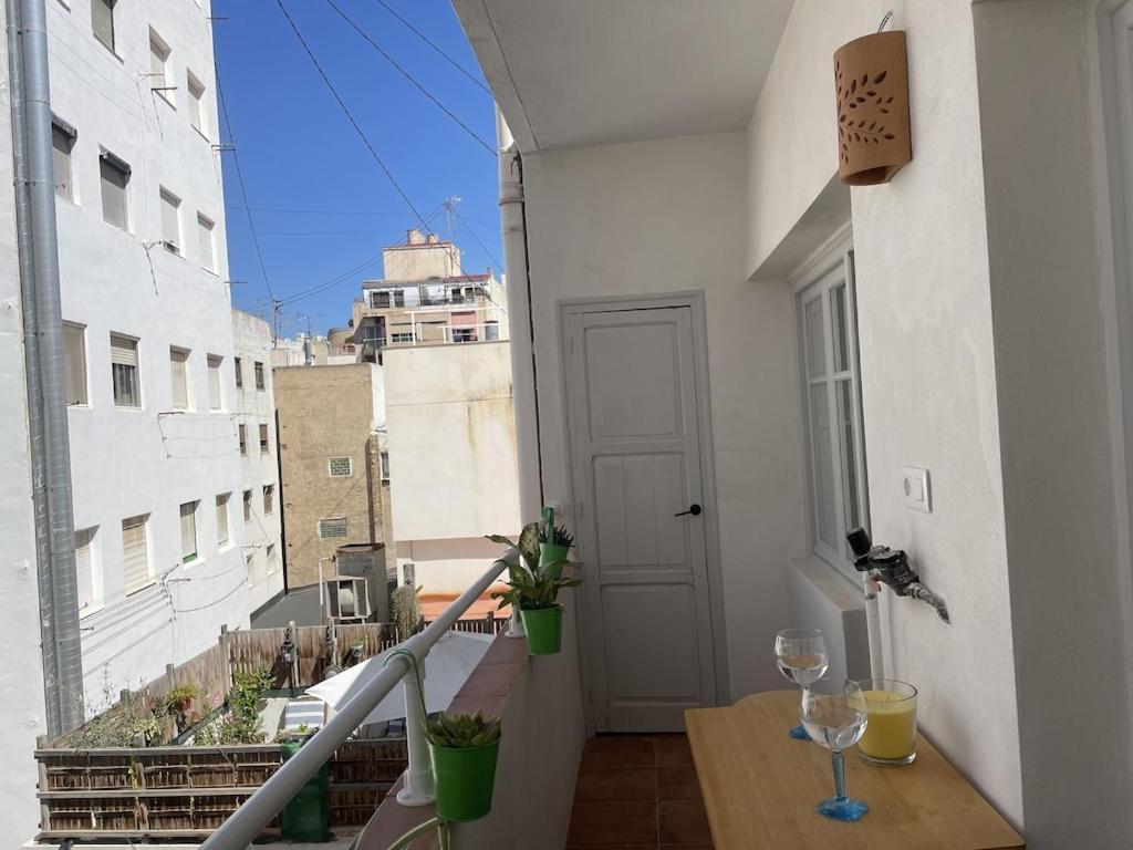 Casa Rie - In The Heart Of Alicante City, Next The The 'Mercado' Exterior foto